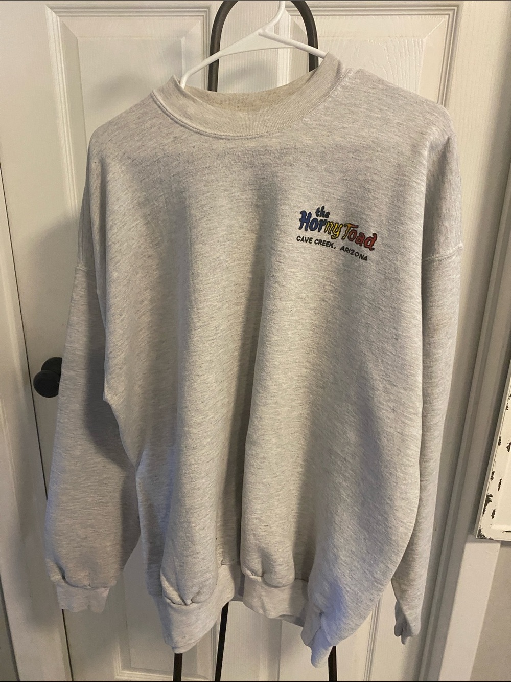 Horny Toad Light Gray Crewneck Sweatshirt with Multicolor Logo size XL